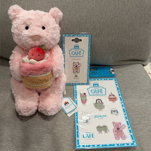 Jellycat SHANGHAI BEIJING exclusive leola bear with strawberry cake - Picture 1 of 6